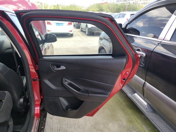 Ford Focus 2012, 81900 км, за 4043 USD - фото 24