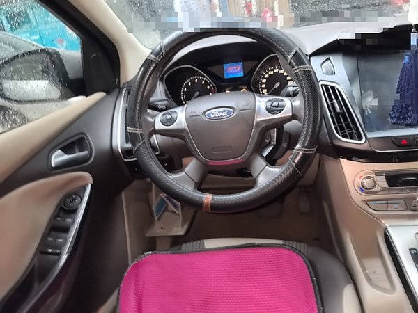 Ford Focus 2012 Sedan 1.6L Automatic Fashion Edition, 2012 года