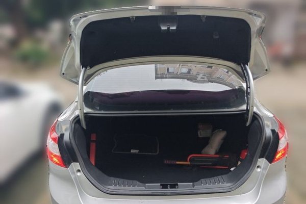 Ford Focus 2012, 86600 км, за 3082 USD - фото 19