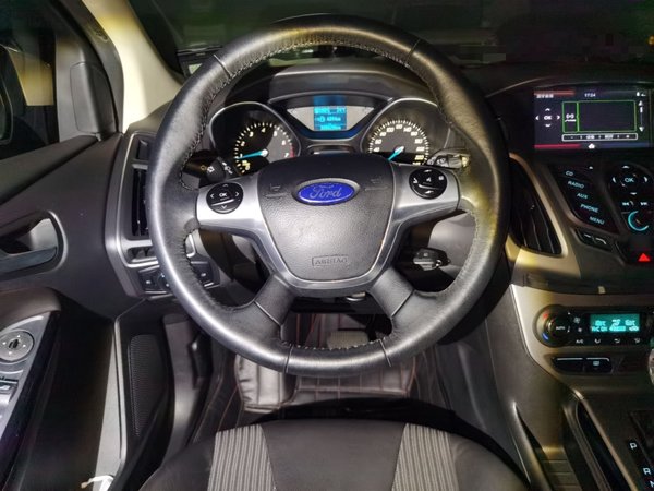 Ford Focus 2012, 108600 км, за 3552 USD - фото 11