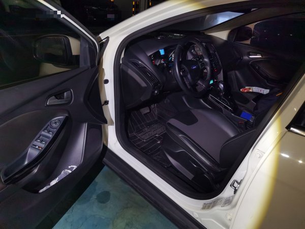 Ford Focus 2012, 108600 км, за 3552 USD - фото 17