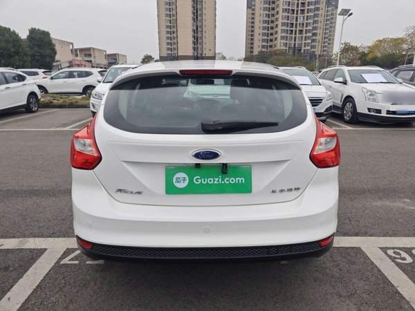 Ford Focus 2012, 108900 км, за 5336 USD