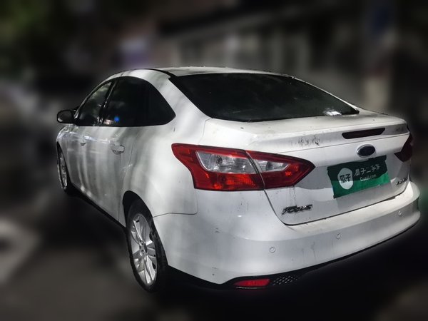 Ford Focus 2012, 113400 км, за 2433 USD