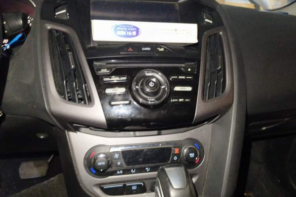 Ford Focus 2012, 141000 км, за 3135 USD - фото 14