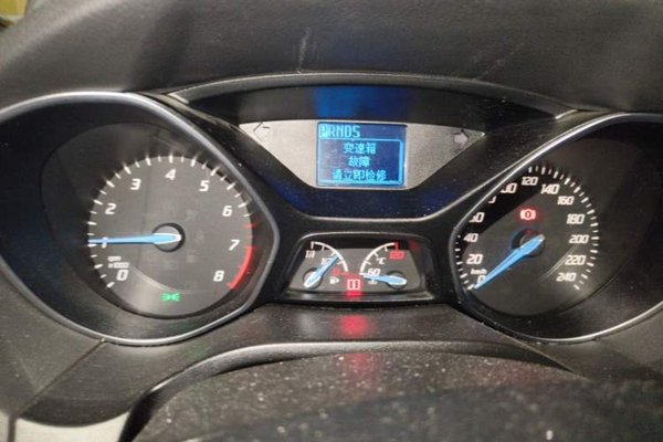 Ford Focus 2012, 141000 км, за 3135 USD - фото 12