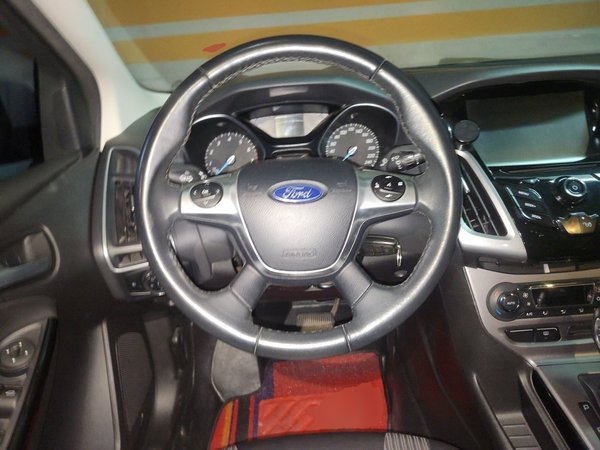 Ford Focus 2012, 150100 км, за 3233 USD - фото 11