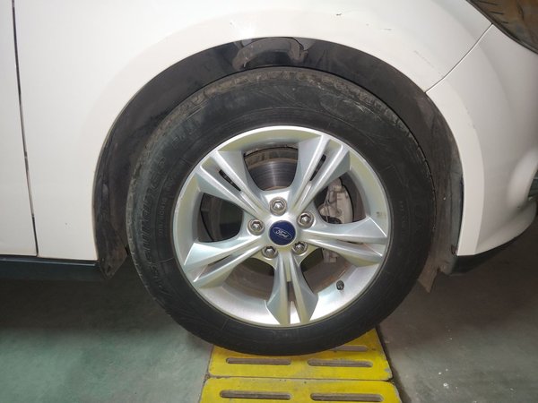 Ford Focus 2012, 150100 км, за 3233 USD - фото 8