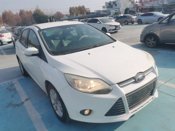 Ford Focus 2012 Sedan 1.6L Manual Comfort Model, 2012 года