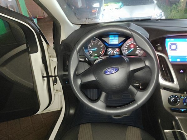 Ford Focus 2012, 58900 км, за 3645 USD - фото 11