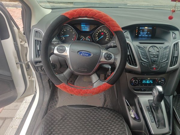 Ford Focus 2012, 89400 км, за 2992 USD - фото 11