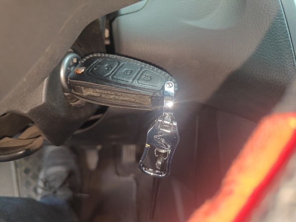 Ford Focus 2012, 89400 км, за 2992 USD - фото 9