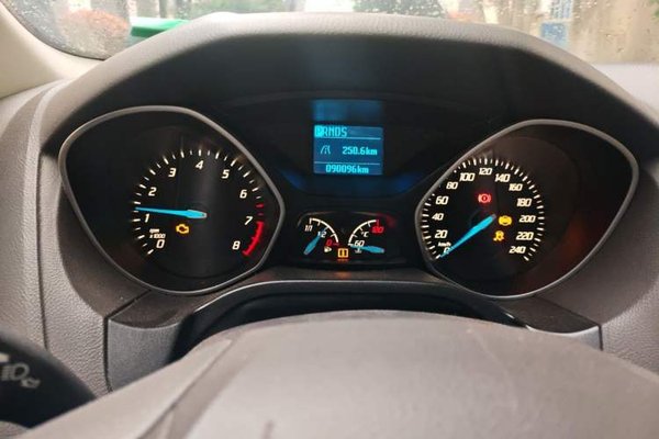 Ford Focus 2012, 90000 км, за 4068 USD