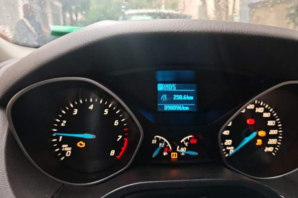 Ford Focus 2012, 90000 км, за 4068 USD