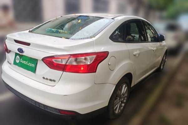 Ford Focus 2012, 90000 км, за 4068 USD - фото 13