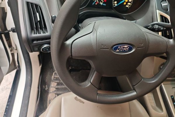 Ford Focus 2012, 90000 км, за 4068 USD - фото 16