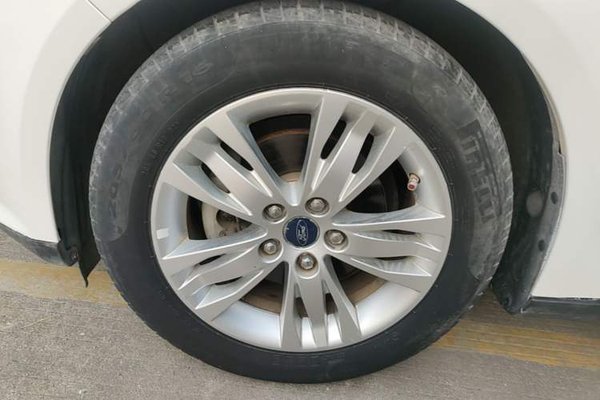 Ford Focus 2012, 96000 км, за 4592 USD - фото 8