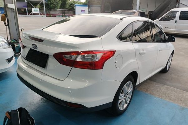 Ford Focus 2012, 96000 км, за 4592 USD - фото 6