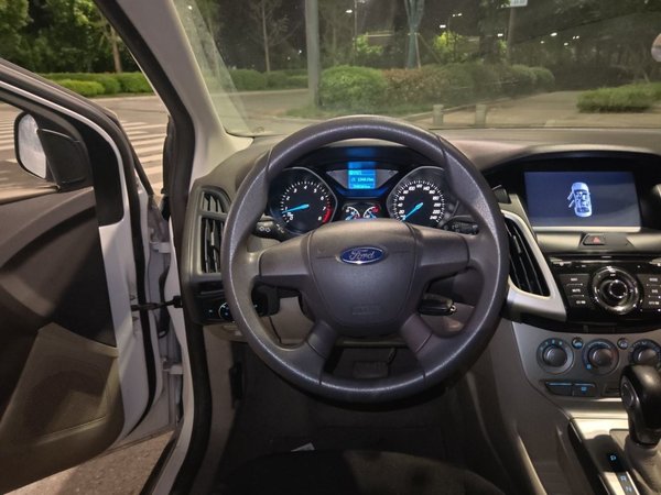 Ford Focus 2012, 98600 км, за 4319 USD - фото 14