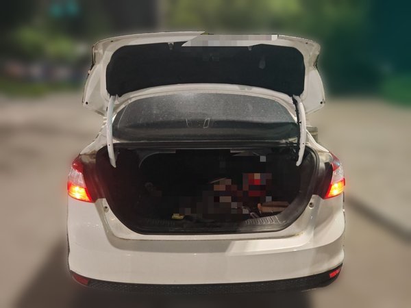 Ford Focus 2012, 98600 км, за 4319 USD - фото 12