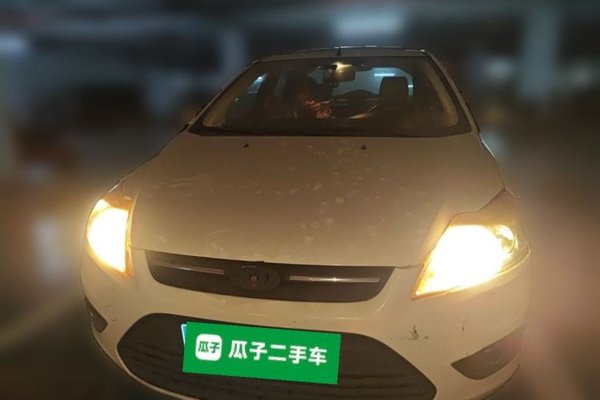 Ford Focus 2012, 136100 км, за 2723 USD
