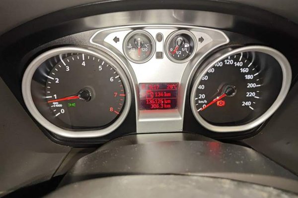 Ford Focus 2012, 136100 км, за 2723 USD - фото 13