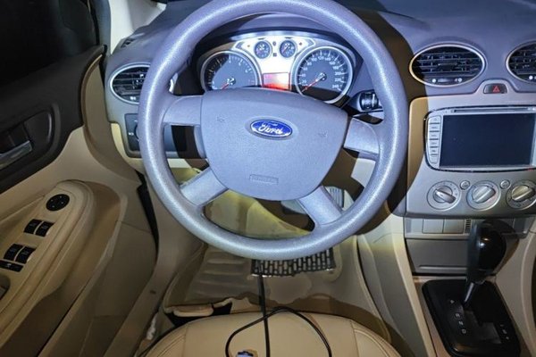 Ford Focus 2012, 136100 км, за 2723 USD - фото 11