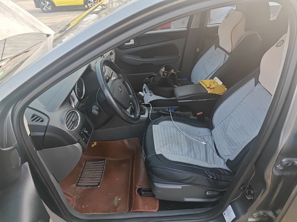 Ford Focus 2013, 131300 км, за 2973 USD - фото 16