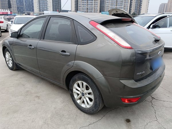 Ford Focus 2013, 86900 км, за 4626 USD