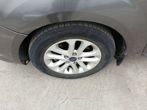 Ford Focus 2013, 86900 км, за 4626 USD - фото 9