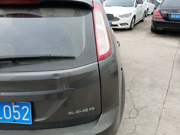 Ford Focus 2013, 86900 км, за 4626 USD - фото 8