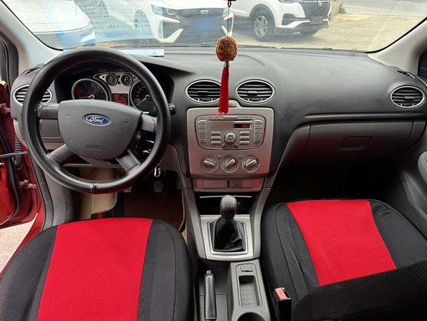 Ford Focus 2013, 108500 км, за 4022 USD - фото 12