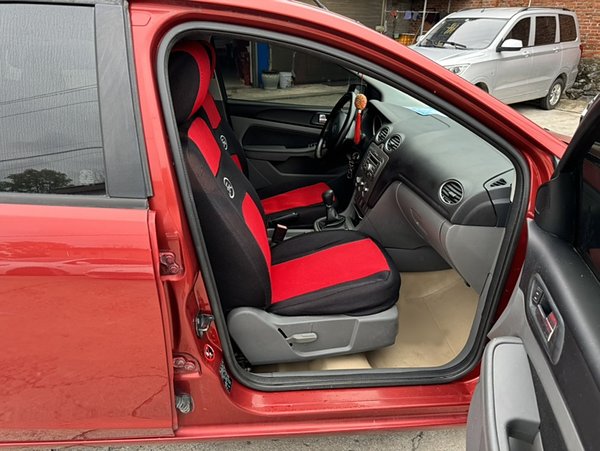 Ford Focus 2013, 108500 км, за 4022 USD - фото 17