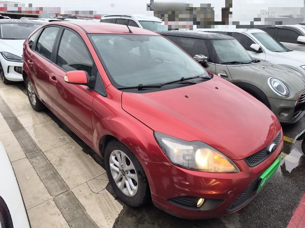 Ford Focus 2013, 112100 км, за 3837 USD