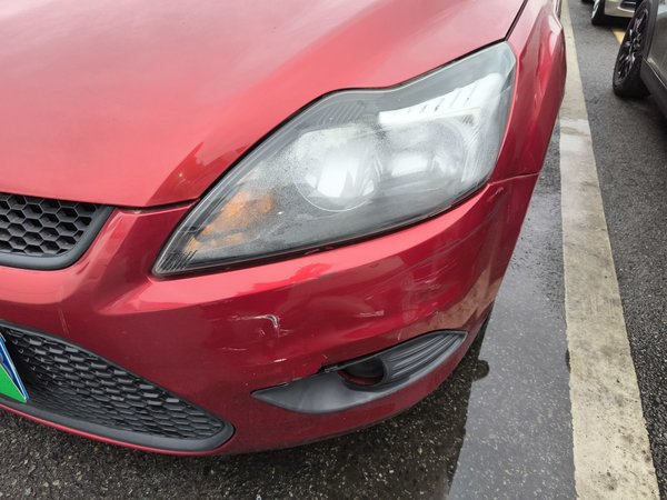 Ford Focus 2013, 112100 км, за 3837 USD