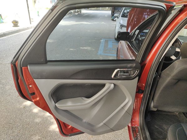 Ford Focus 2013 Hatchback Classic 1.8L Manual Base Model