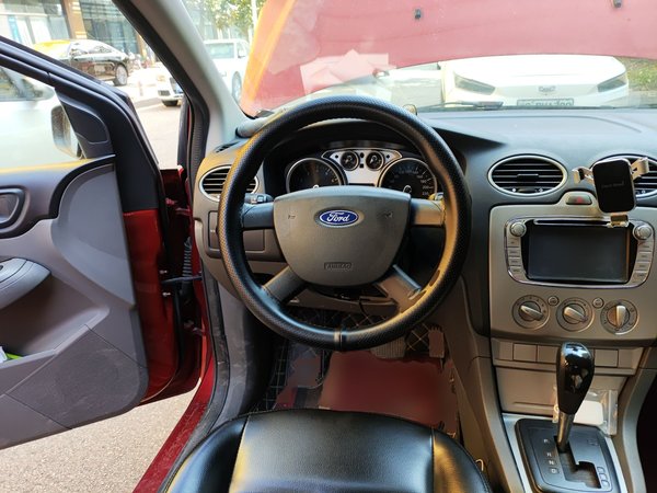 Ford Focus 2013, 77800 км, за 3523 USD - фото 11