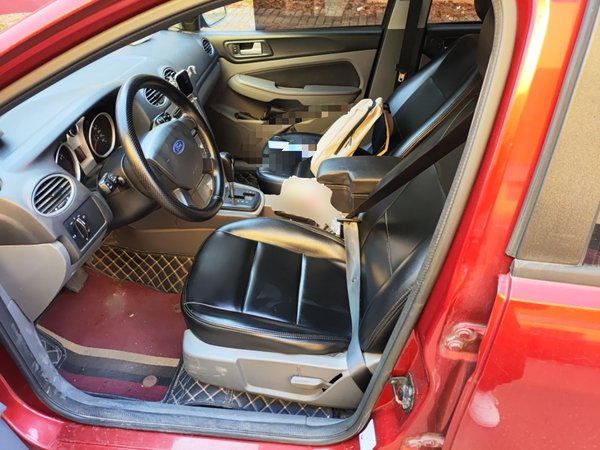 Ford Focus 2013, 77800 км, за 3523 USD - фото 16