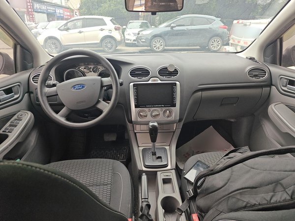Ford Focus 2013, 141600 км, за 3878 USD - фото 9