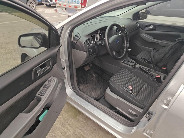 Ford Focus 2013, 141600 км, за 3878 USD - фото 15