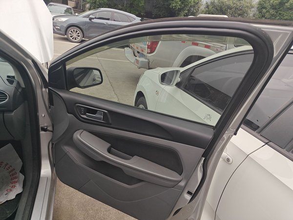 Ford Focus 2013, 141600 км, за 3878 USD - фото 25