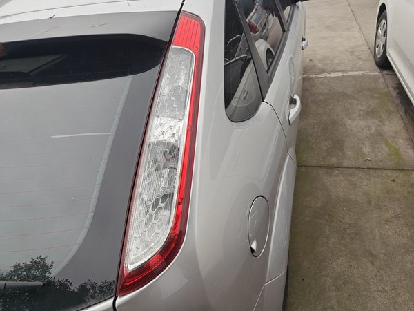 Ford Focus 2013, 141600 км, за 3878 USD - фото 7