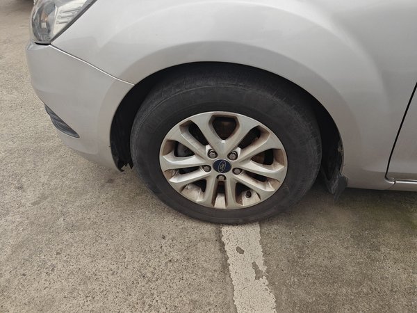 Ford Focus 2013, 141600 км, за 3878 USD - фото 22