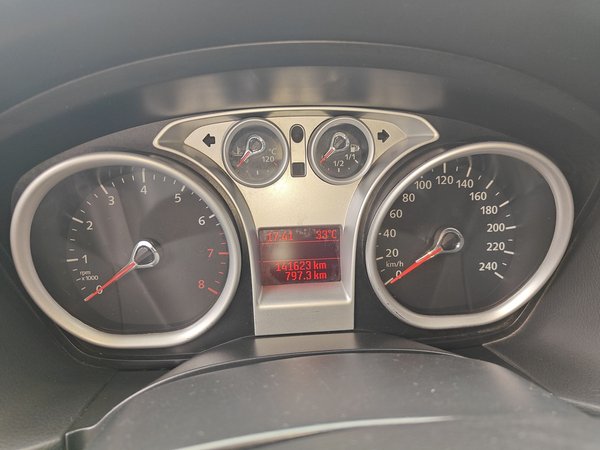 Ford Focus 2013, 141600 км, за 3878 USD - фото 11