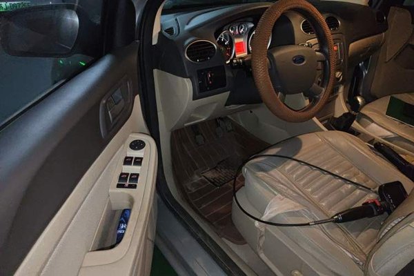 Ford Focus 2013, 19100 км, за 2850 USD - фото 16
