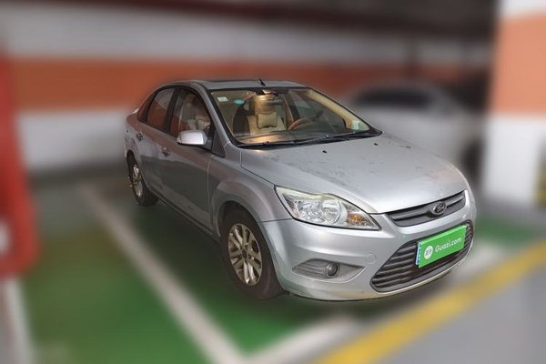 Ford Focus 2013, 19100 км, за 2850 USD