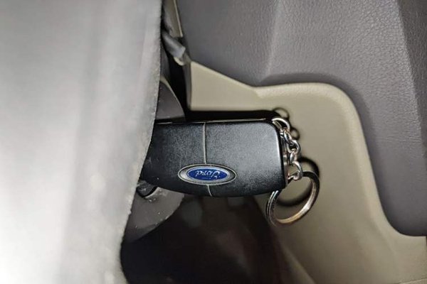 Ford Focus 2013, 19100 км, за 2850 USD - фото 20