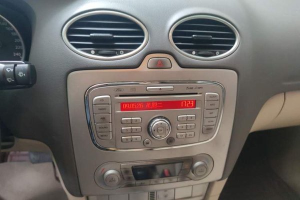 Ford Focus 2013, 51000 км, за 3170 USD - фото 16