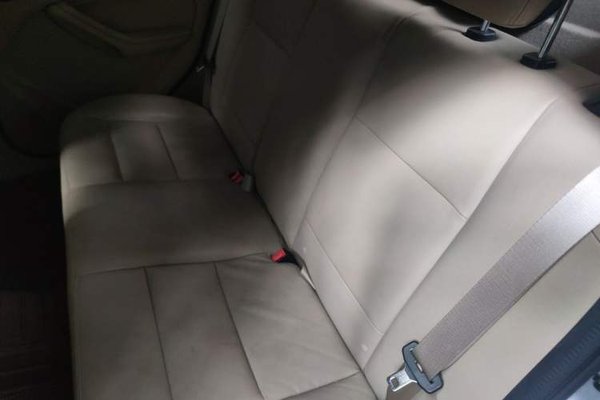 Ford Focus 2013, 51000 км, за 3170 USD - фото 20
