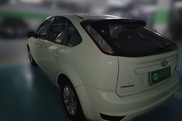 Ford Focus 2013, 102100 км, за 4212 USD