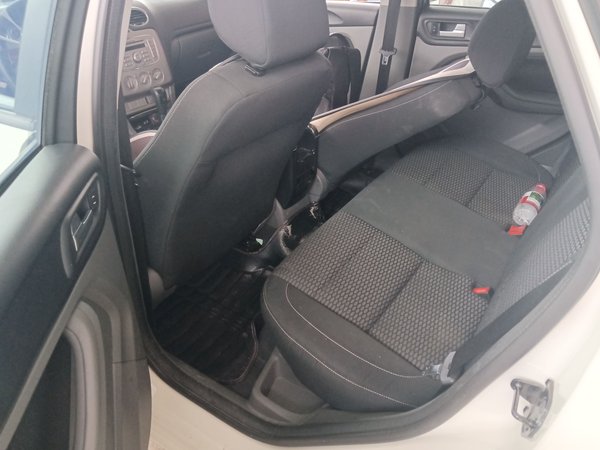 Ford Focus 2013, 116400 км, за 4203 USD - фото 16